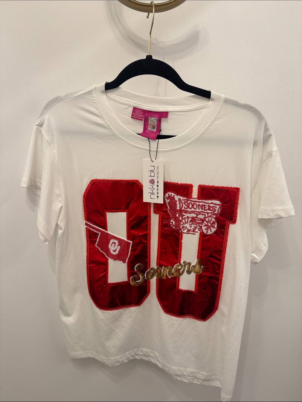 QUEEN OF SPARKLES White Tee with Red OU Appliqué and Gold Script